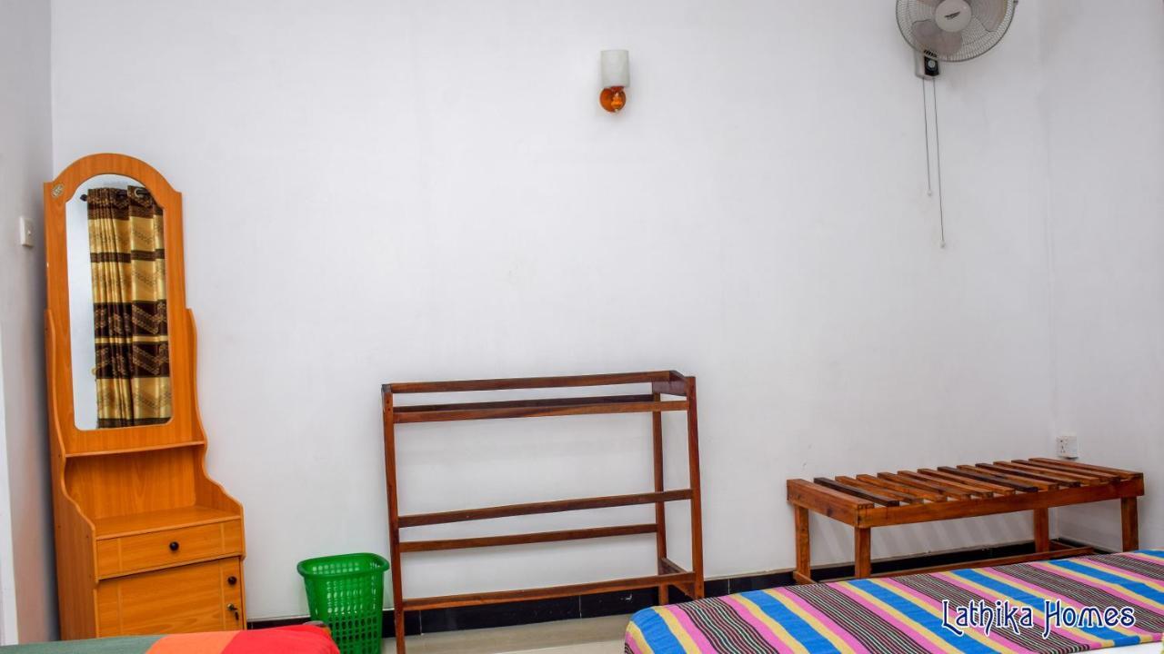 Lathika Homes Szigirija Kültér fotó