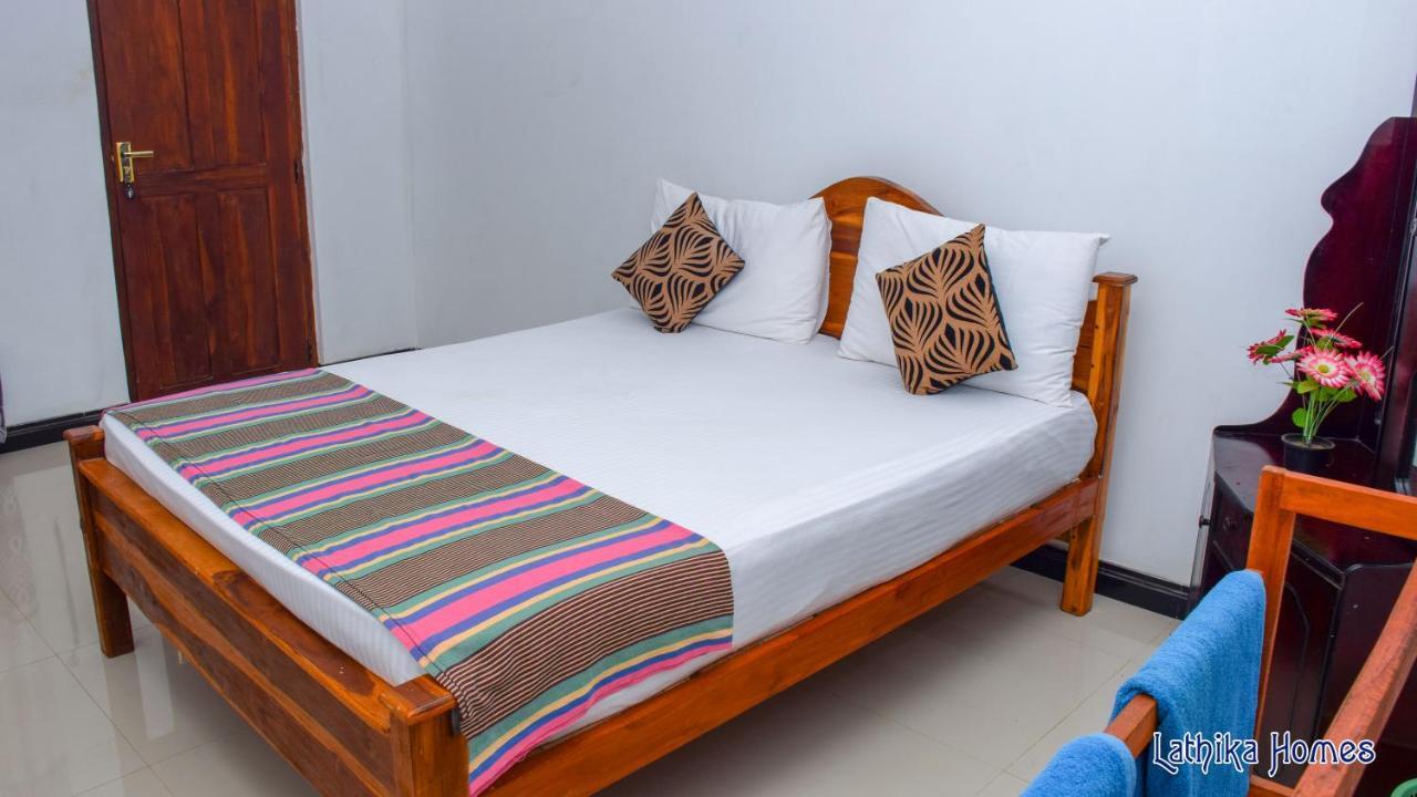 Lathika Homes Szigirija Kültér fotó